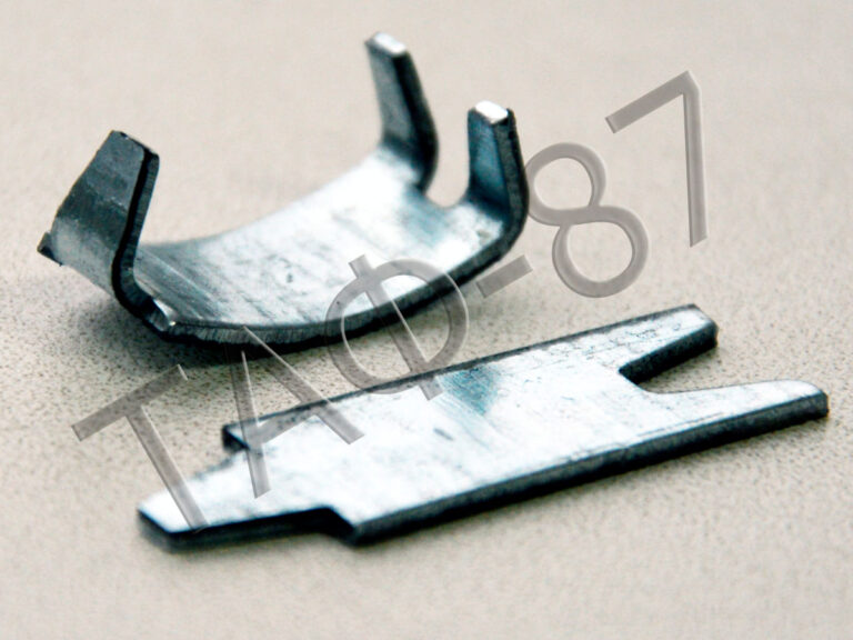 Скоба для колючого дроту