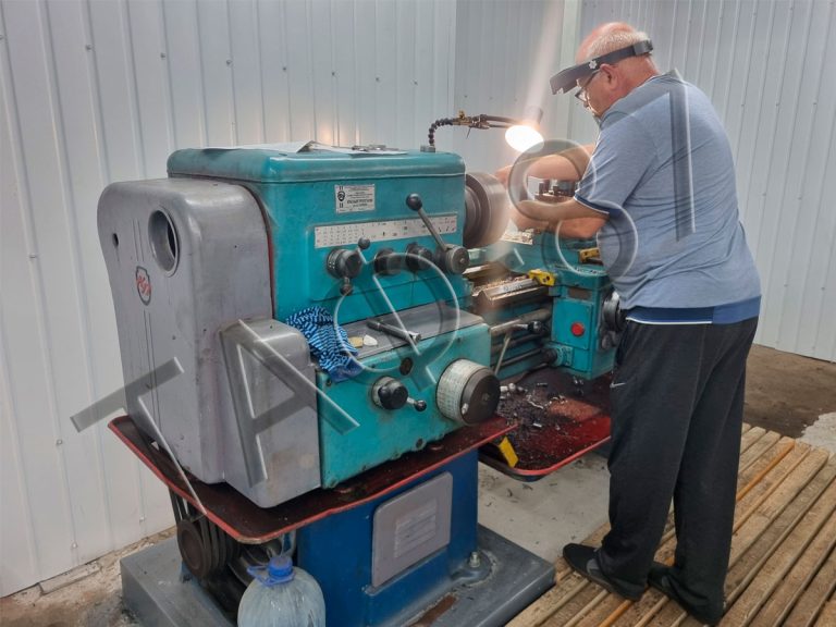 Токарні універсальні роботи